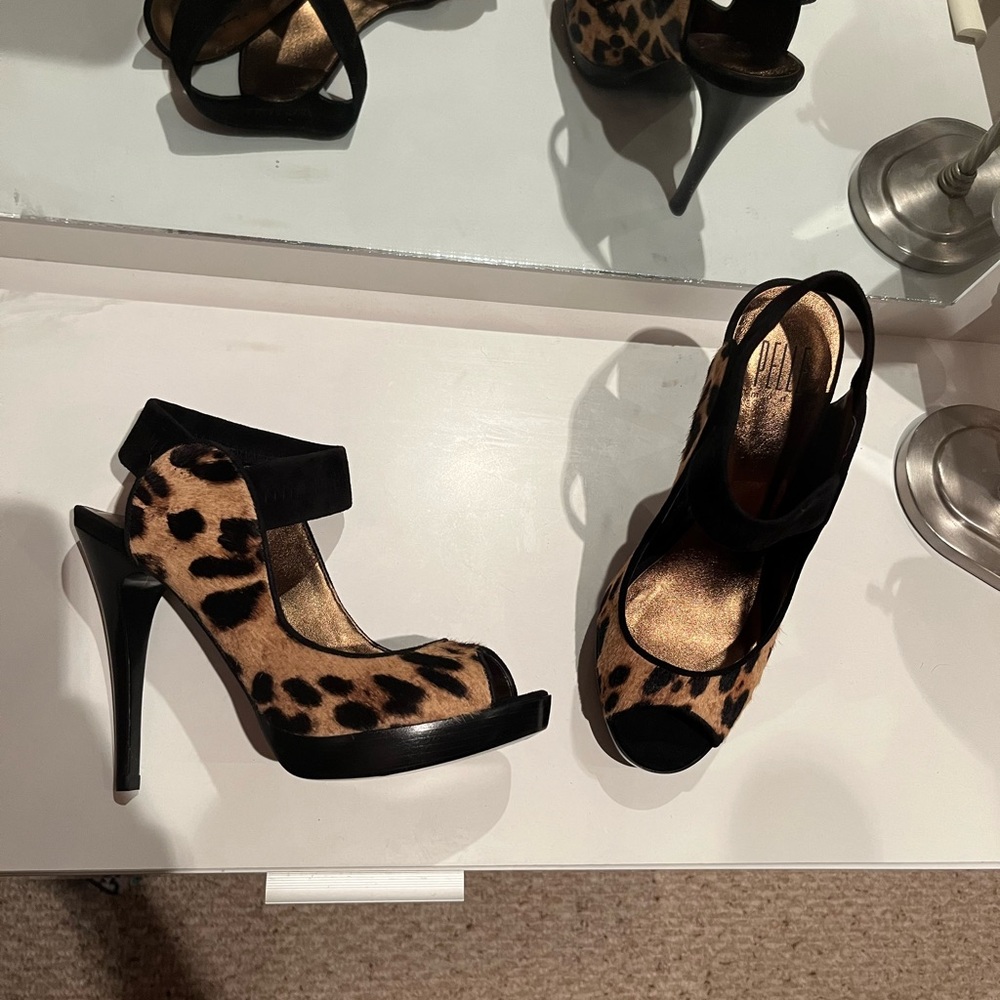Pelle Moda coffee/black Leopard Hair Calf Heel, Size 8. Brand new, never worn